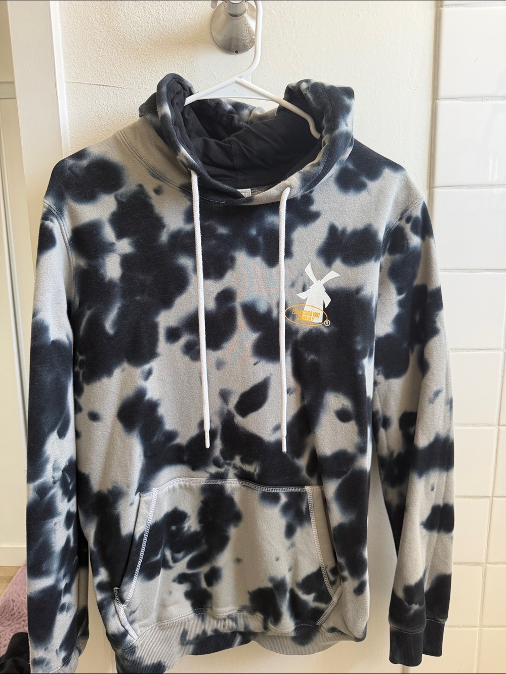 Dutch Bros Black & Gray Tie-Dye Pullover Hoodie
